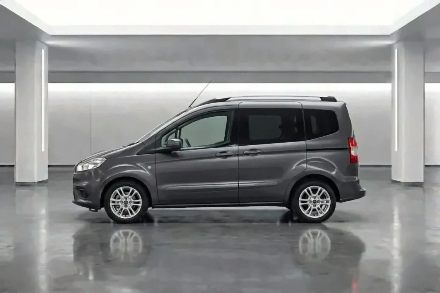 FORD TOURNEO araç görseli